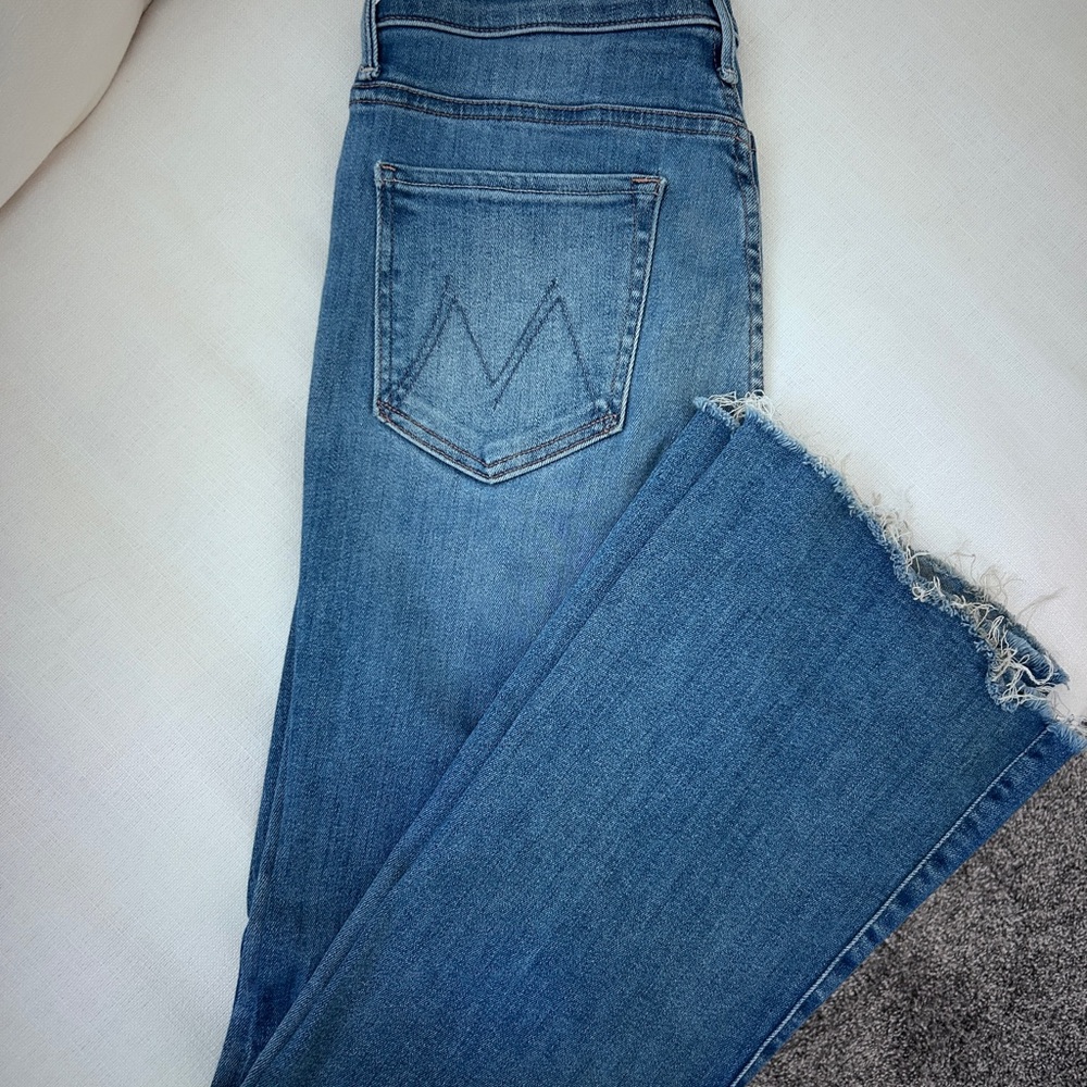 MOTHER Weekender Fray Blue Jeans